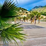 Petit Vue Menton
